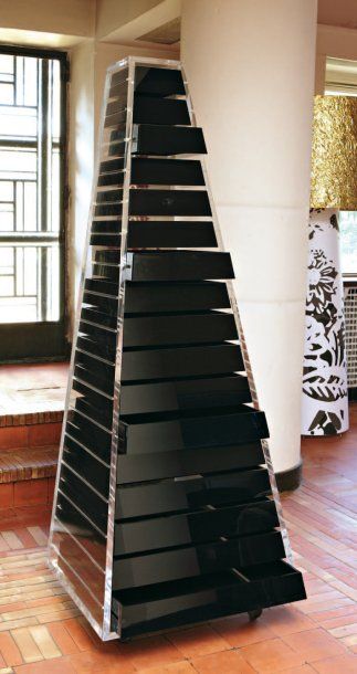 SHIRO KURAMATA (1934-1991) « Cabinet Pyramid » - 1968 Edition Cappellini, toujours...