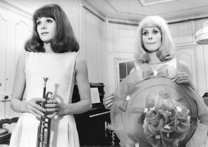 Jean Pierre FIZET (né en 1942) Catherine Deneuve et Francoise Dorleac
Tirage argentine...