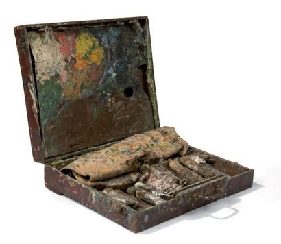 PIERRE MOLINIER (1900-1976) 
Boîte de peinture
En bois avec poignée contenant palette,...
