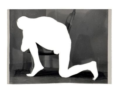 PIERRE MOLINIER (1900-1976) 
Double autoportrait assis et à genoux, photomontage...