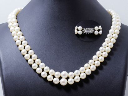 Collier composé de 2 rangs de perles de culture
En...