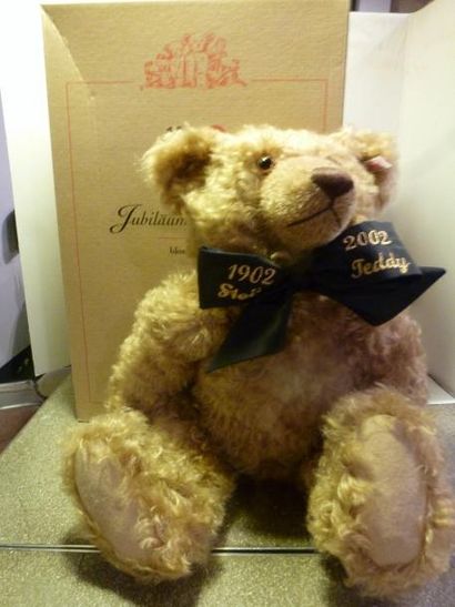 null STEIFF. Teddybear modèle réalisé pour le centenaire en 2002, en mohair beige....