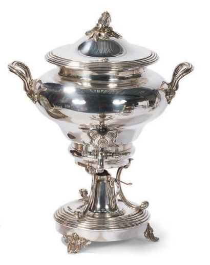 Maison CHRISTOFLE Samovar en métal argenté à robinet commande spéciale dans la présentation...