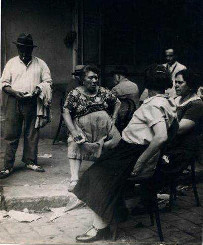 Ergy LANDAU (1896-1967) 
Scène de rue - Marseille, c. 1930
Tirage argentique d'époque....