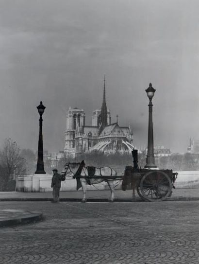 RENE JACQUES (1908-2003) 
La Goudronneuse (Pont des Tournelles devant Notre Dame)...
