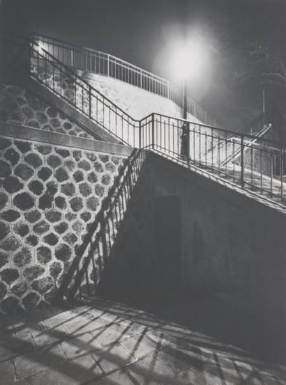 RENE JACQUES (1908-2003) 
Escalier à Montmartre, Paris la nuit - Vers 1950
Tirage...