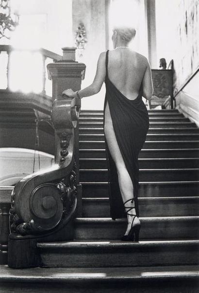 Helmut Newton 
Roselyne au Chateau d'Arcangues - 1975
Tirage argentique sur cartoline...