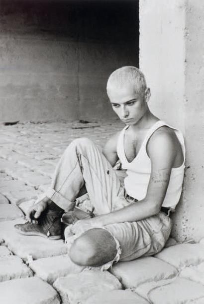 RV LEBEAUPAIN (1956-1996) 
Importante archive du photographe du milieu gay Parisien,...