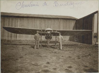 null (Aviation)
Avion monoplace - Vers 1920
Deux tirages argentiques montés sur carton...