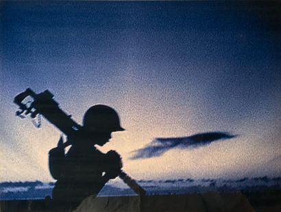 DAVID SITBON (né en 1974) 
Scènes de guerre (WWII, Vietnam...), d'après photographies...