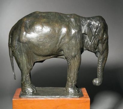 Rembrandt BUGATTI (1884 - 1916) 
Eléphant au repos - Circa 1909 - 1910
Sculpture...