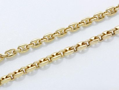 null Collier en or 750 millièmes, maille grain de café.
Poids: 133.90 g. Long: 70...