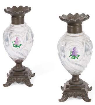 BACCARAT † Paire de vases en cristal taillé
Vers 1830
H 24, 3 cm