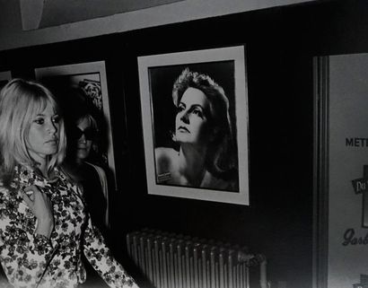 Daniel CANDE (né en 1938) Brigitte Bardot Paris 1965

Tirage argentique format 40,5...