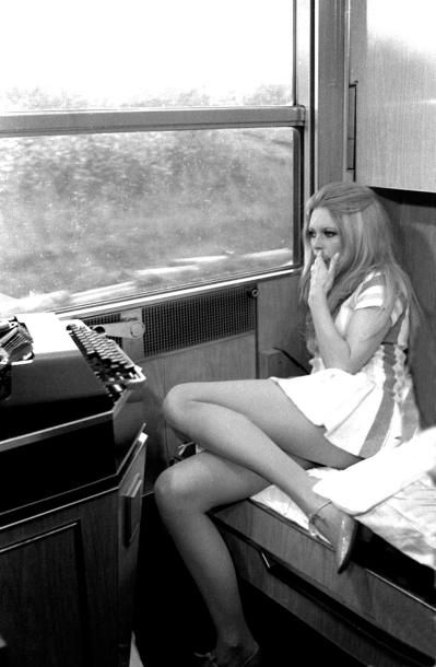 Jean Pierre FIZET (né en 1942) Brigitte Bardot 

Tirage argentique format 56 X 40...
