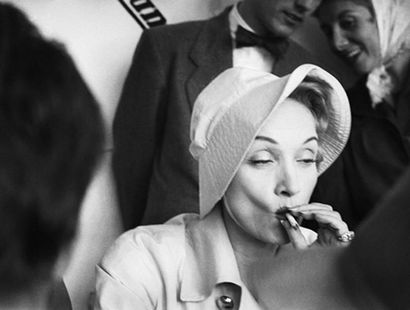 Luc FOURNOL (1931 – 2007) Marlene Dietrich 

Tirage argentique format 30 X 40,4 cm...