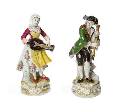 Italie. Fin XIXème siècle Les musiciens

Paires de sculptures en porcelaine polychrome

H....