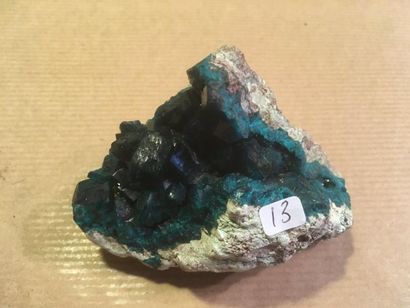 null 13) Belle dioptase cristallisée de Reneville au Congo