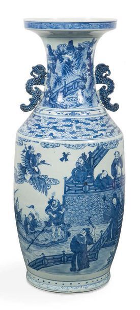 null Vase en porcelaine émaillé bleu blanc à décors de scènes de palais.
Chine
H....