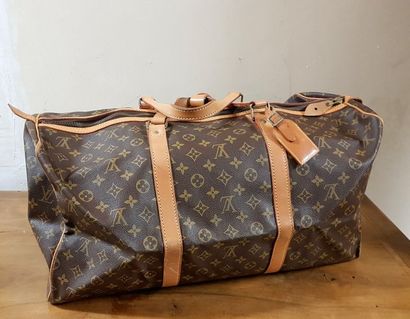 null LOUIS VUITTON


Sac Keepal en toile Monogram en cuir naturel, intérieur en toile...