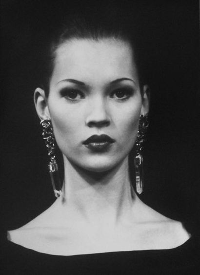 null Guy Marineau 

Kate Moss 1996

Tirage argentique format 50,5 X 38 cm signé et...