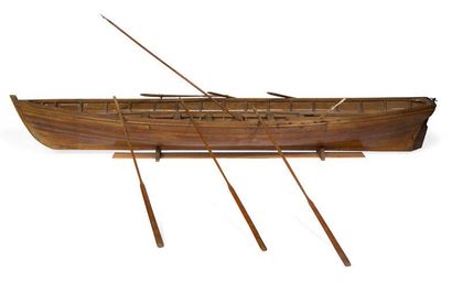 null Modèle réduit d'un bateau de chasse à la baleine en bois verni, accompagné de...