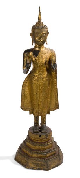 null Importante statue en bronze laqué et doré, représentant le buddha Cakyamuni...