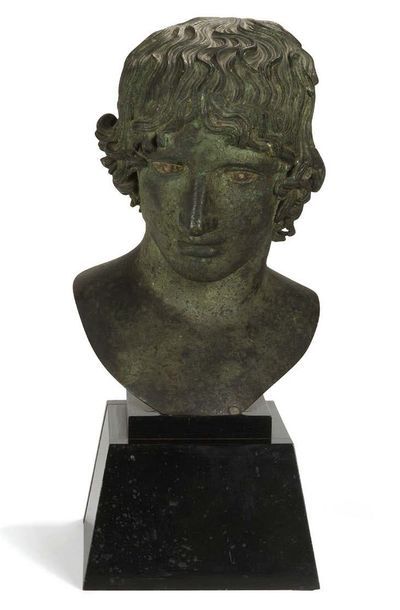Attribué à la Fonderie Chiurazzi, Naples, seconde moitié du XIXème siècle Buste d'Appolon
Bronze...