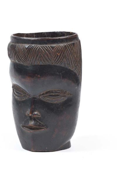 null Peuple KUBA CONGO BAKUBA Coupe en bois sculpté
H: 13,2 cm