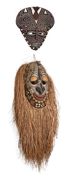 null Peuple SEPIK - Papouasie Nouvelle-Guinée
Important masque de danse en bois sculpté,...