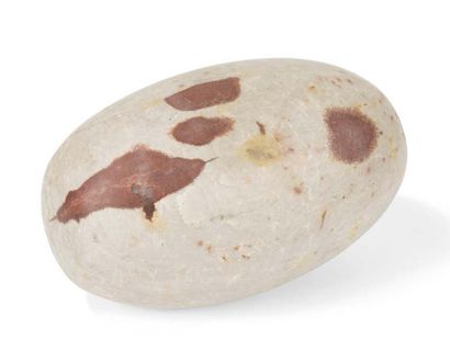 null Shivalinga en pierre polie bicolore.
Inde H. 24 cm