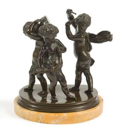 ÉCOLE FRANCAISE. XIXème siècle Danse de putti
Sculpture en bronze ciselé et patiné....