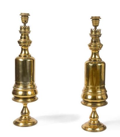 null Paire de lampes de chevet en bronze patiné.
Style Louis XV H. 23,5 cm
On joint...