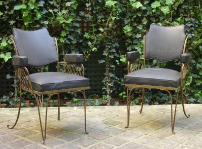 null 41. René PROU (1889-1947)
Paire de chaises en fer forgé laquée à décors de croisillons...