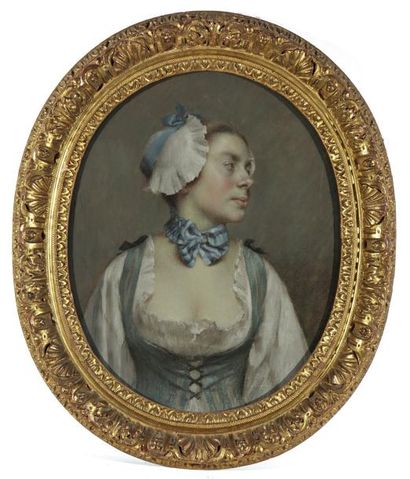 ÉCOLE FRANÇAISE DU XIXÈME SIÈCLE Portrait de jeune femme Pastel 61 x 50 cm ovale...