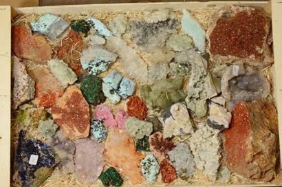 null Lot avec vanadinites, azurites et brochantites du Maroc, cristal de roche, quartz...