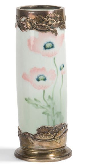 null Vase de style Art Nouveau de forme droite, en porcelaine, à décor d'anémones...