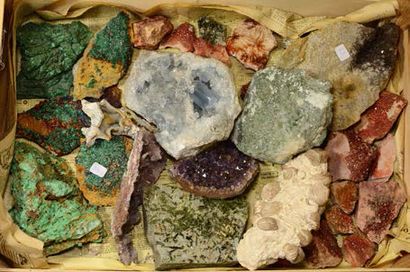 null Lot avec célestine (Madagascar), malachites et azurites, quartz et vanadinites...