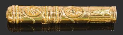 null Etui à cire en trois couleurs d'or à décors de cartouches et des attributs de...