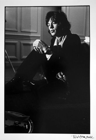 Tony FRANK Mick Jagger

Tirage argentique format 27,5 x 18,7 cm signé

Tampon Galerie...