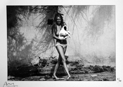 FRANCIS APESTEGUY Brigitte Bardot a la Madrague 1976

Tirage argentique format 17,2...