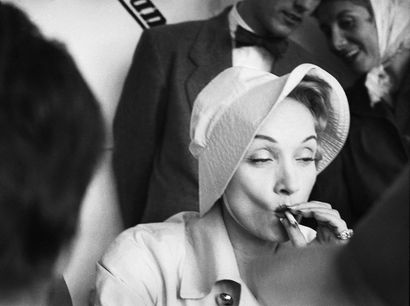 Luc Fournol Marlene Dietrich 

Tirage papier argentique format 26 X 40 cm signé ...
