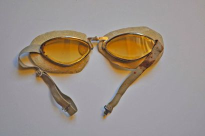 null Paire de lunettes de pilote vers 1900