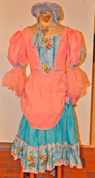 null Robe bleu et rose, style fin XVIII°