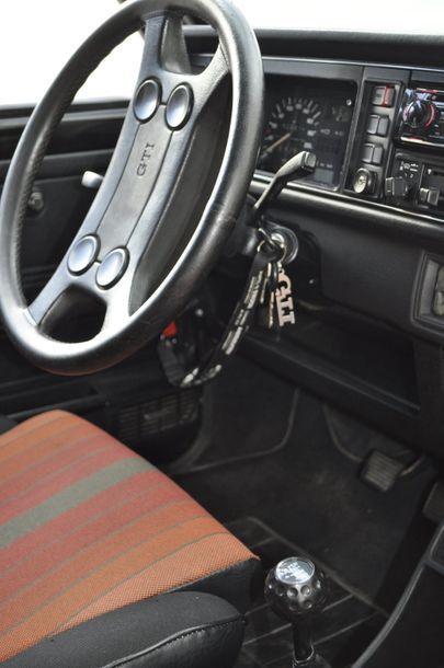 VOLKSWAGEN GOLF GTI - 1983 N° de Série: WVWZZZ17ZDW247382

L’exemplaire que nous...