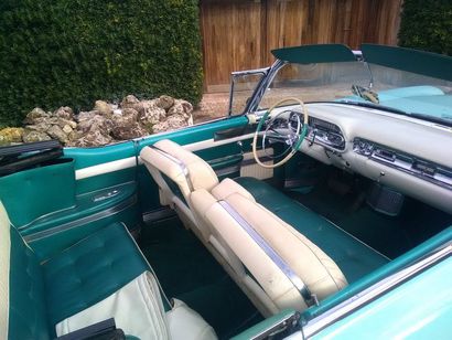 CADILLAC DEVILLE Cabriolet - 1957 N° de série : 5762044968

Le modèle 57/58 est emblématique...