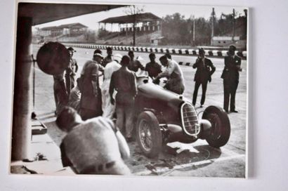 null Tazio NUVOLARI (1892-1953) essai en 1936 de la nouvelle Alfa Romeo de l'écurie...