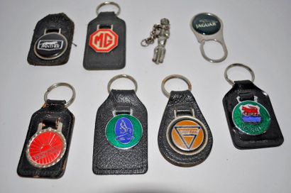 null Lot de 8 porte clés; GINETTA, MORRIS, WESTFIELD, PANTHER, MG, JAGUAR, ARMSTRONG,...