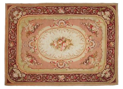 null Important and elegant TAPIS D'AUBUSSON (France), Napoleon III period.
A magnificent...