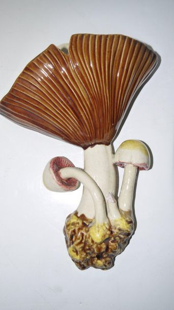 null Earthenware mushroom-shaped mail holder (small gin) - 19th century - H: 26 ...